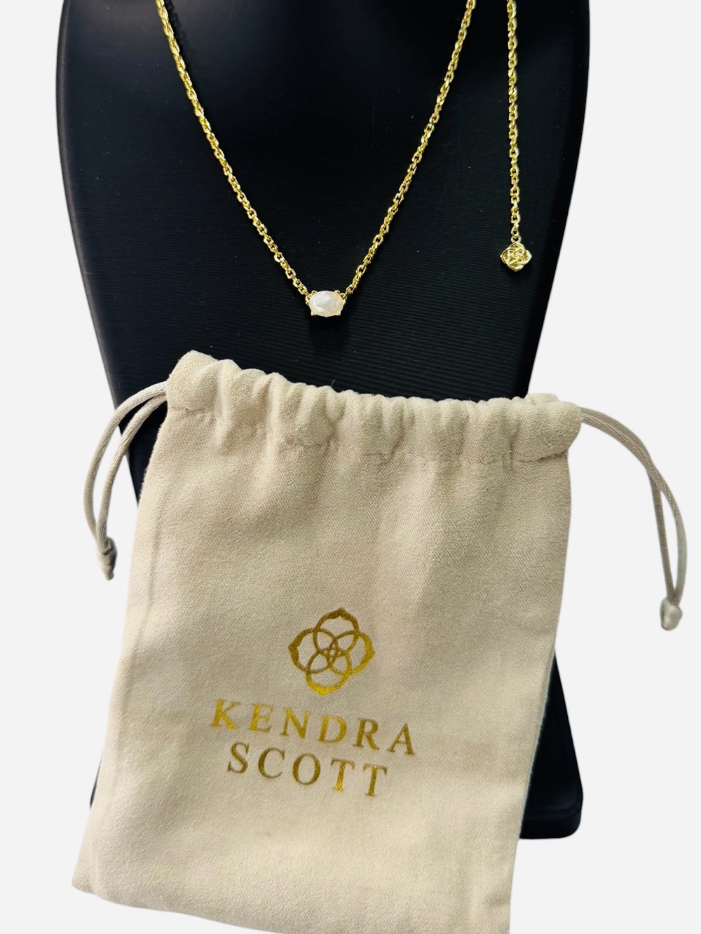 Kendra Scott Cailin Pendant Necklace Mother Of Pearl Crystal Gold Tone 18” EUC